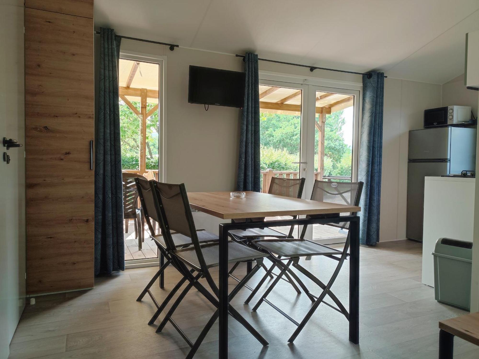 Camping Sites Et Paysages Les Pres Hauts Sisteron Exterior photo